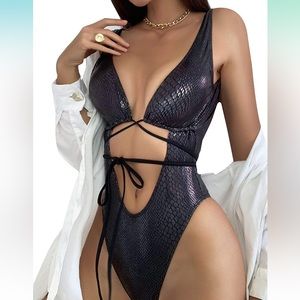 New MakeMeChic Black Metallic V-Neck Snakeskin One Piece Bikini Swimsuit - S